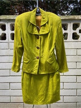 AARRUCCI COLLEZIONI Vintage Chartreuse Floral Jacquard Jacket and Skirt Set